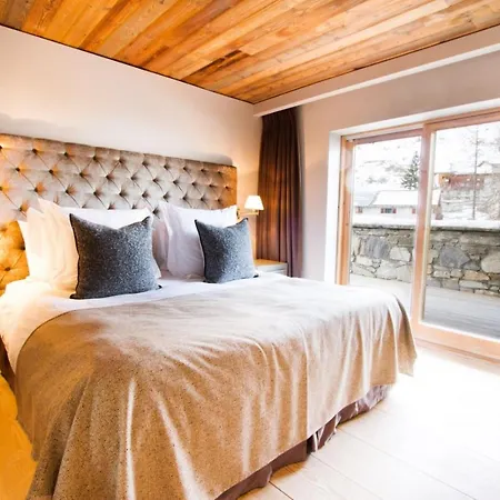 Holiday home Inviting 5-bed House In *