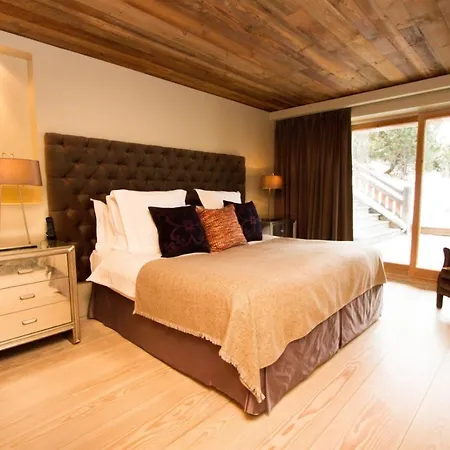 Inviting 5-bed House In Holiday home